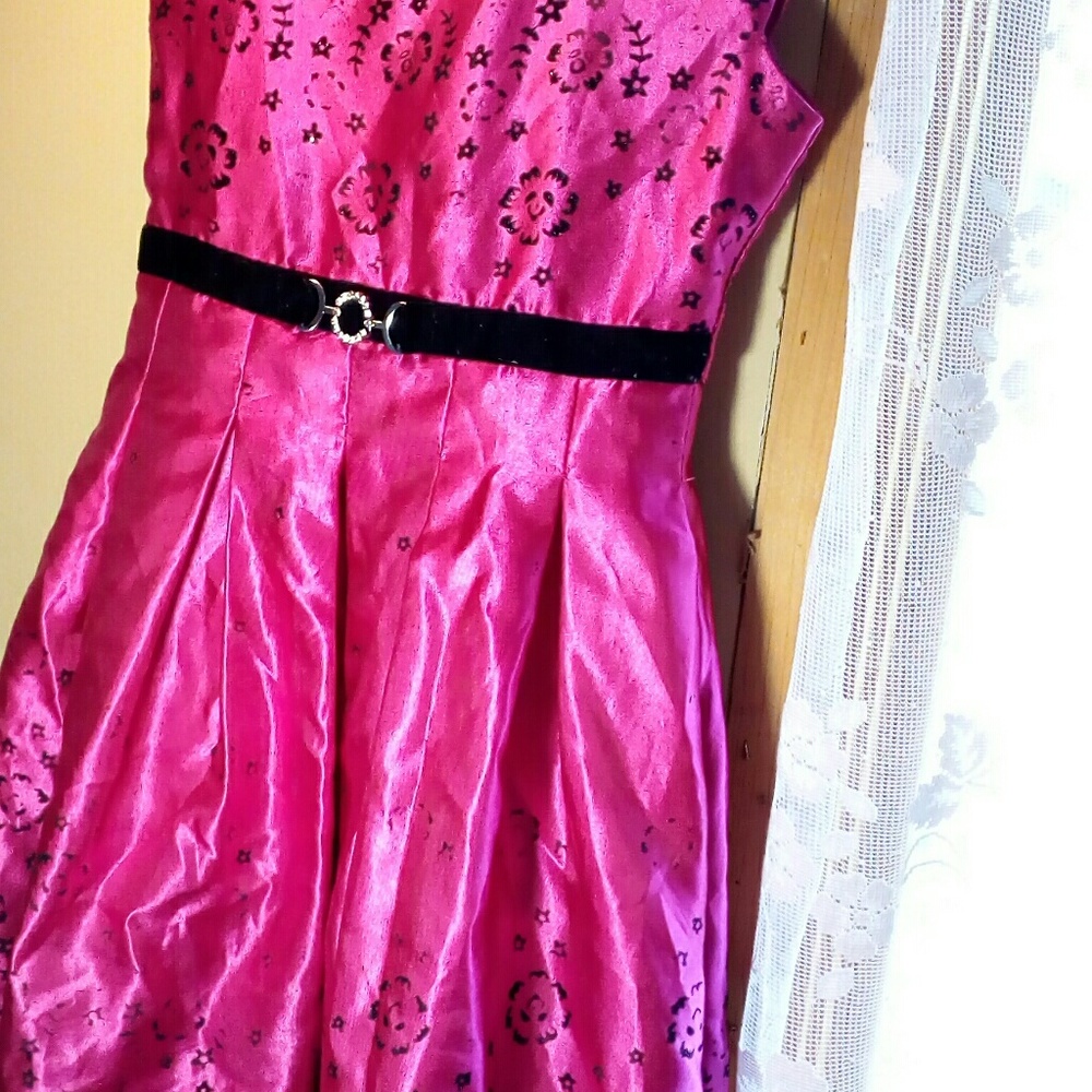 Dress - Picture 6 of 6